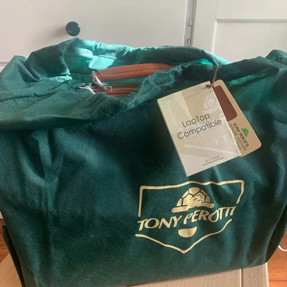 Brown Leather Laptop Bag with Structured Design - Picture 10 of 16